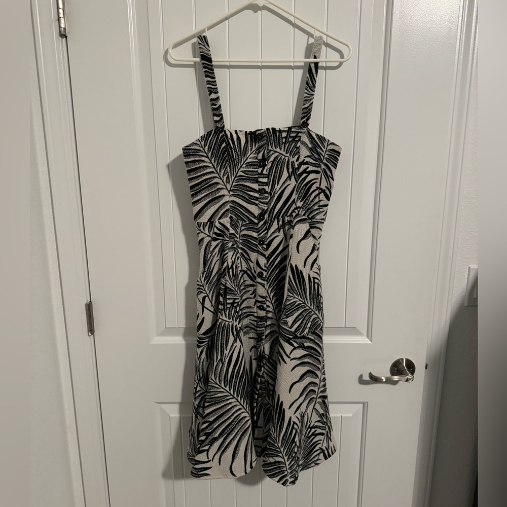 Hutch grey and black floral print dress size 8